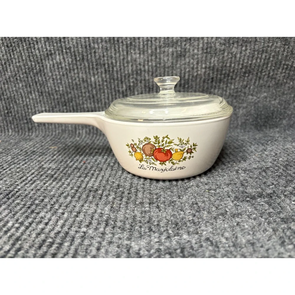 Vintage Corning Ware La Marjolaine P-82-B 1.5 Pint Saucepan with Lid USA